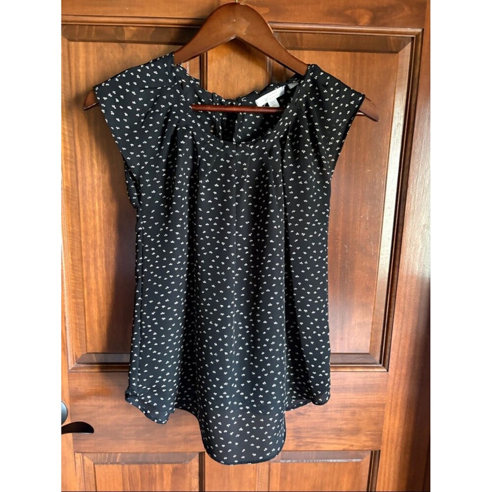 Lauren Conrad Black Cap Sleeve Blouse with White "Ditzy Floral" print Women's XS